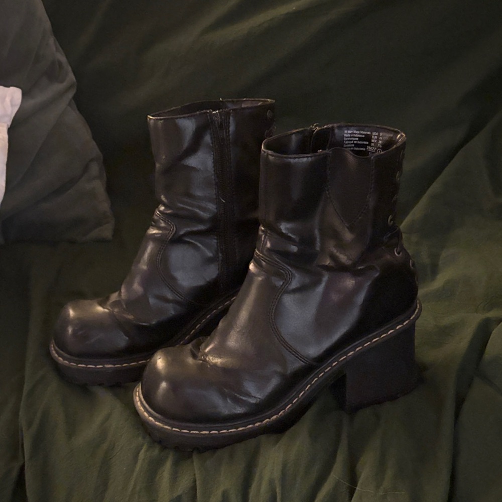 Vintage LEI lace up back Women's Boots